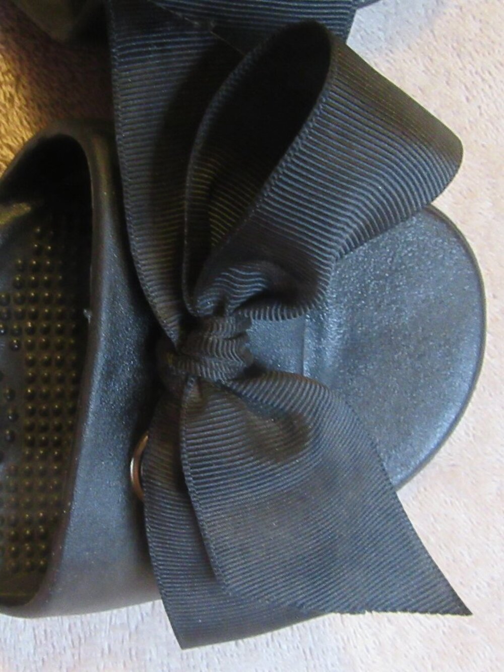 OKA-b shoes that love you black spa slides w. grosgrain removable bow sz M - Picture 5 of 11